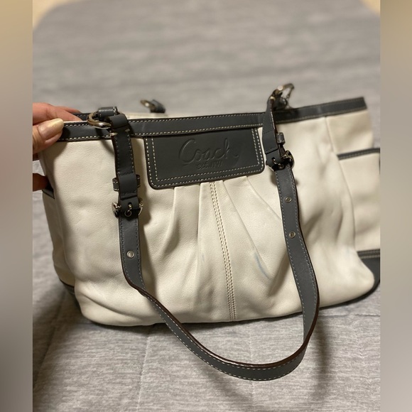 Coach handbag - Picture 1 of 5